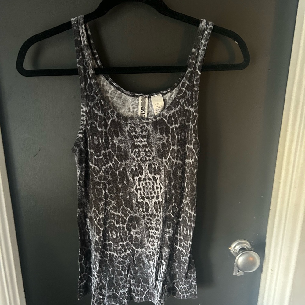 Layering tank